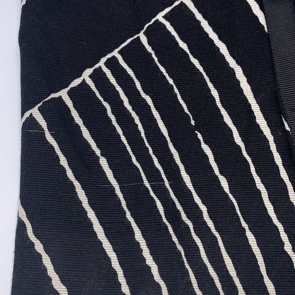 Ann Taylor Geometric Pattern Skirt (Black and White/Off White) Size 4P - Picture 8 of 16
